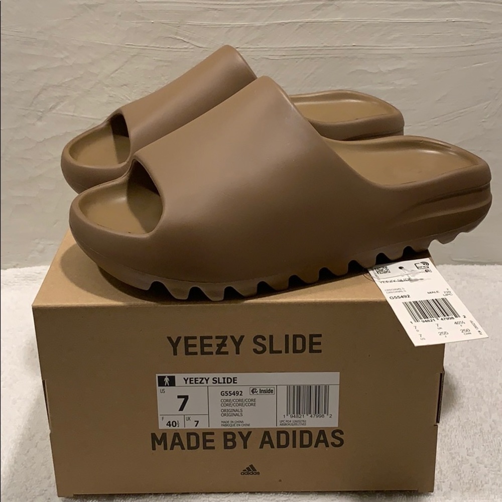 YEEZY SLIDE